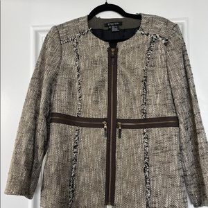 Blazer gold and black details size 10